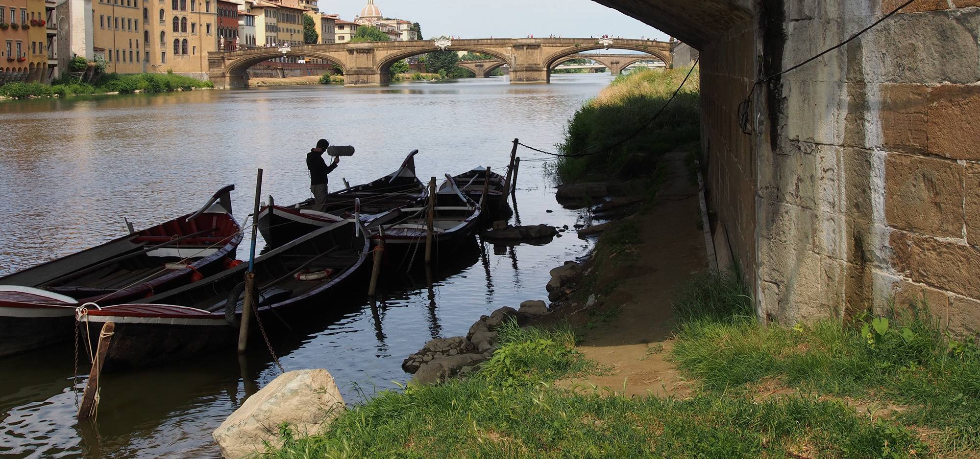 Giulio Aldinucci reconrding under Ponte Vecchio for Arno ATLAS